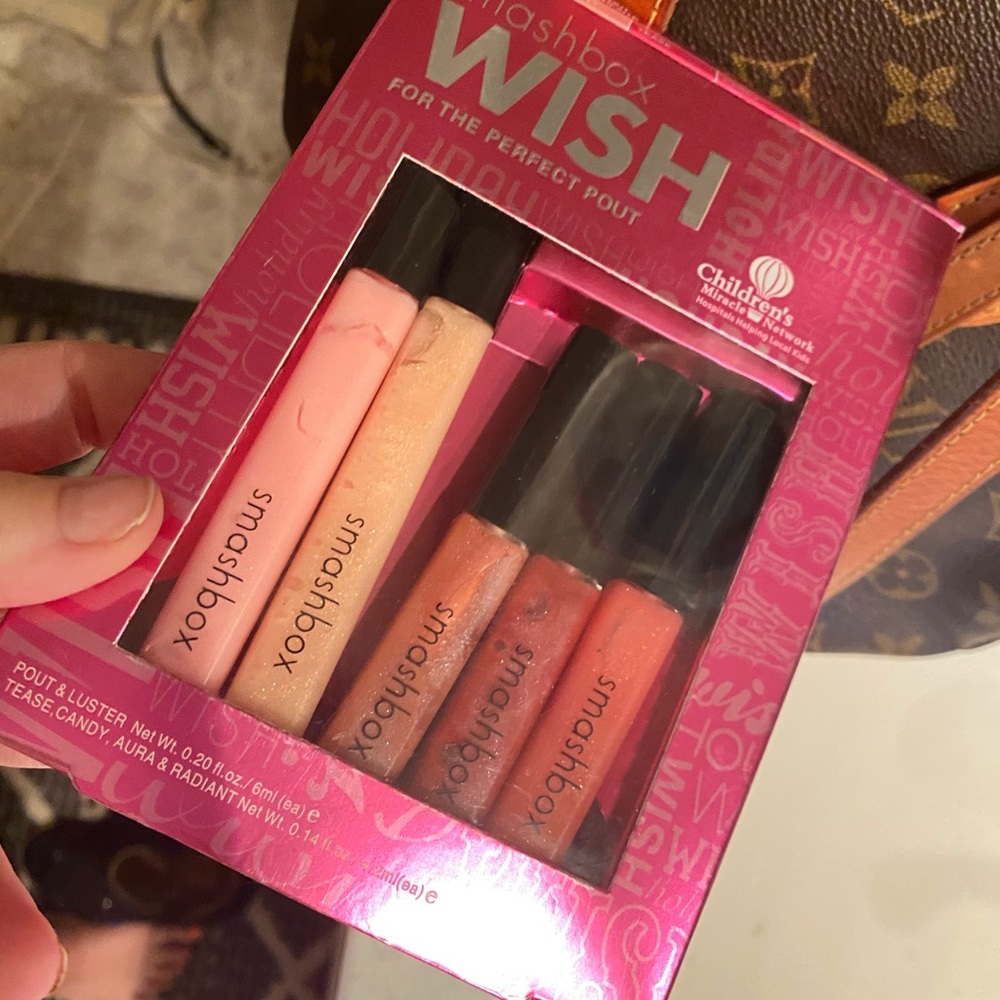 Five smashbox lip glosses in boxes